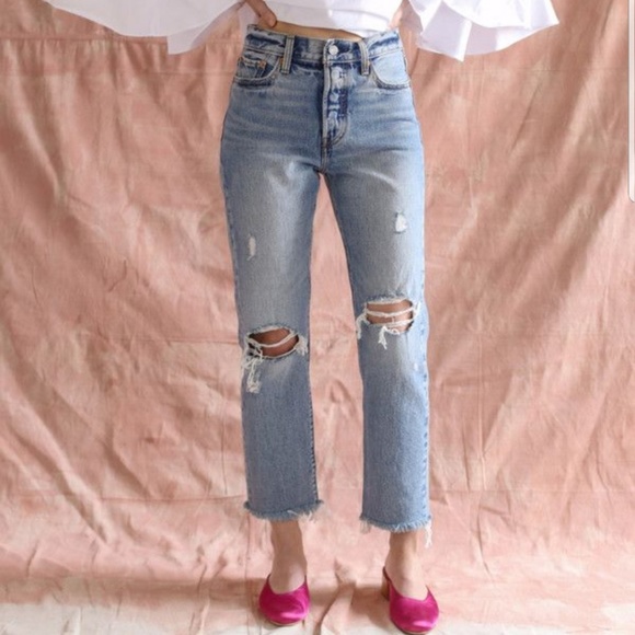 Levi's Denim - Levi's wedgie crop "lost inside" distressed jeans